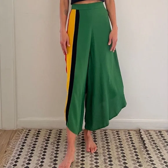 Farm Rio Boho Reggae Festival Striped Green Pink Asymmetrical Cropped Pants G/L - Picture 9 of 13